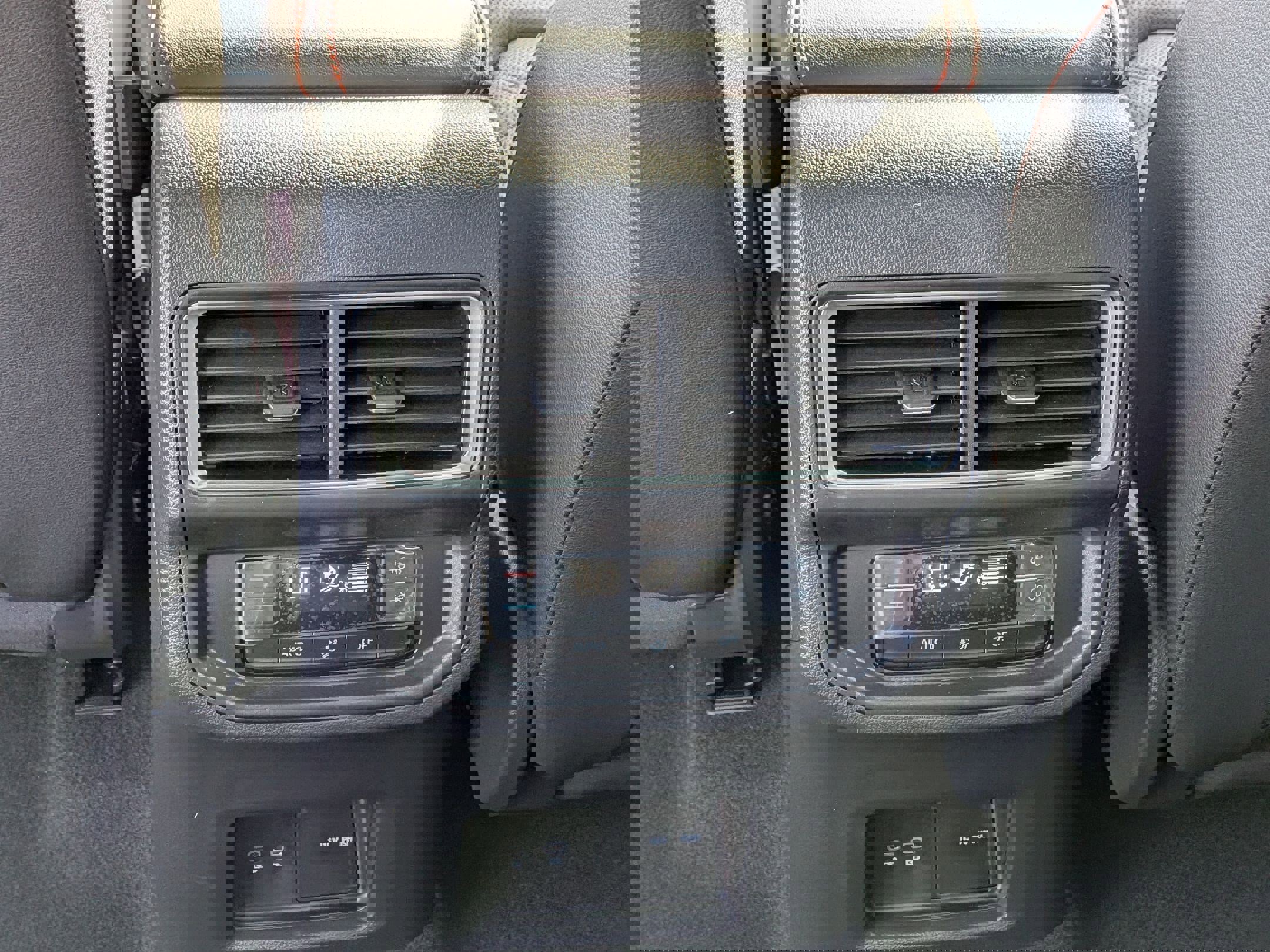 New 2026 Volkswagen Atlas Peak Edition image 29