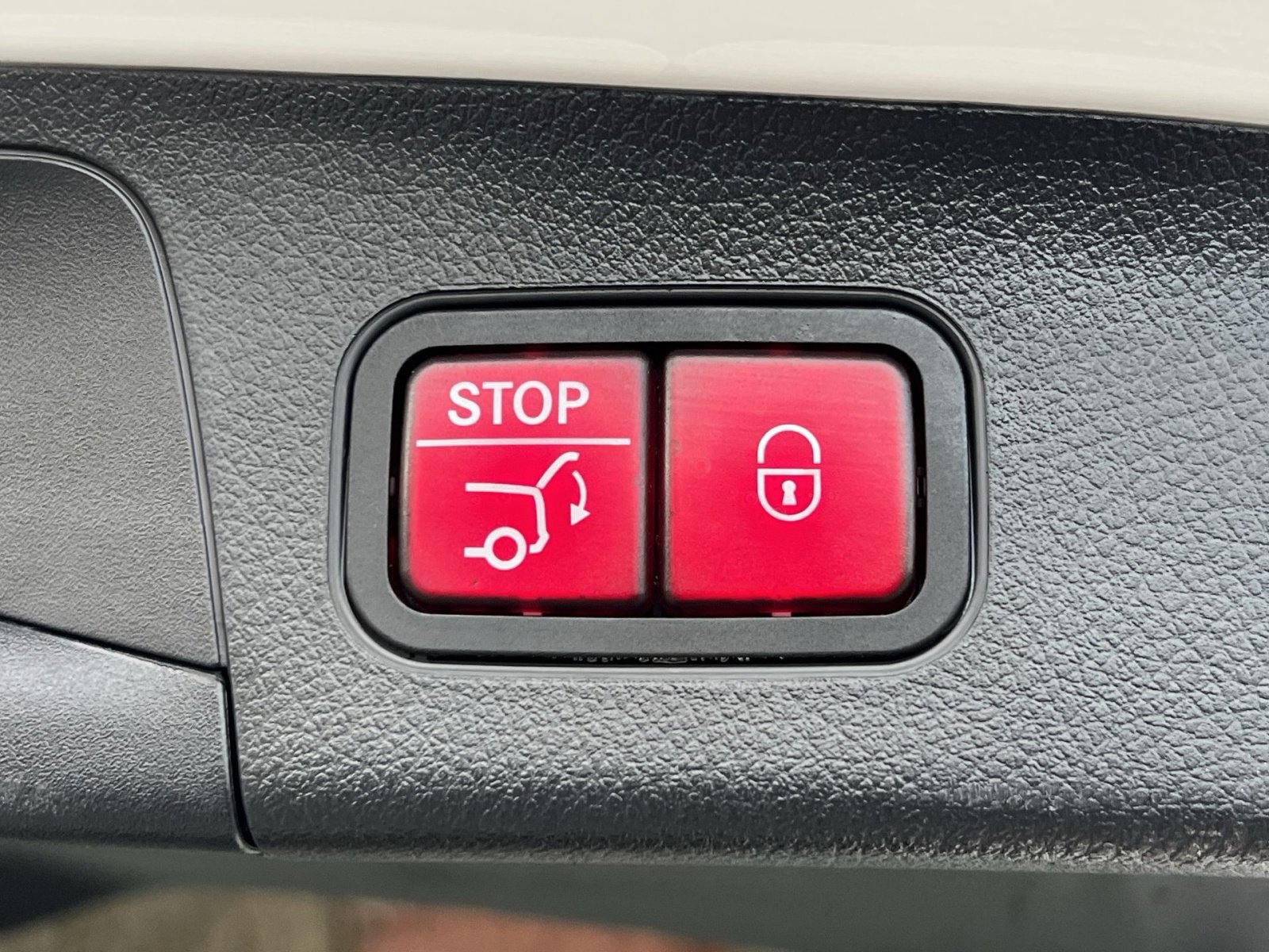 Certified 2022 Mercedes-Benz GLA 250 4MATIC image 25