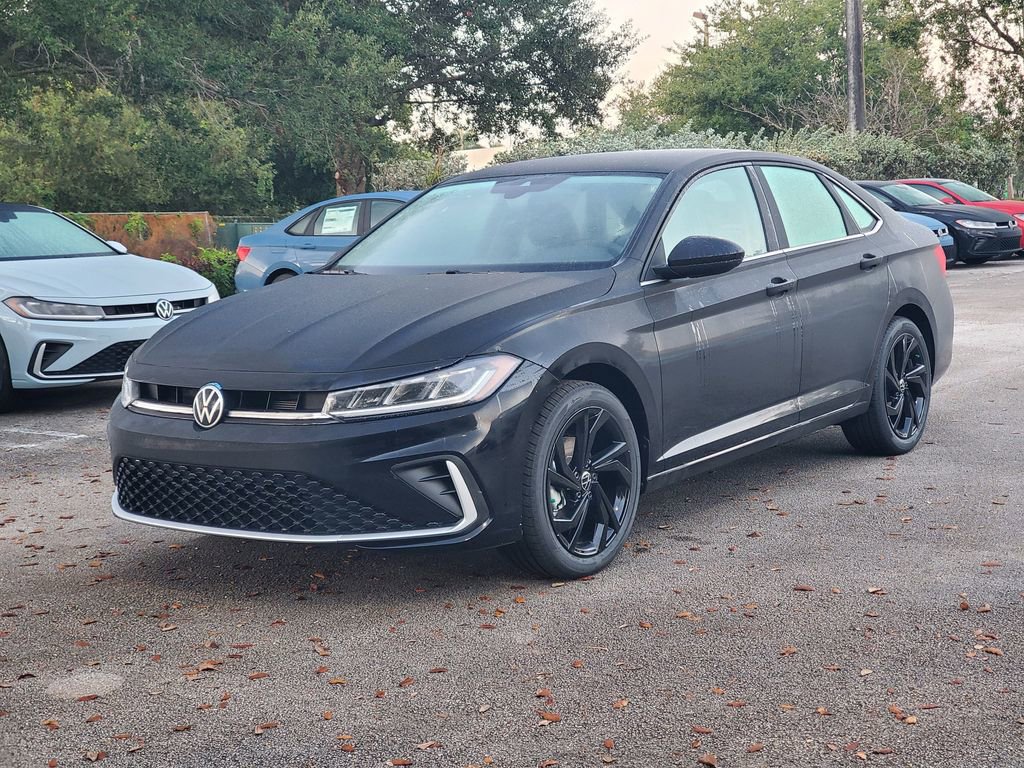 New 2025 Volkswagen Jetta SE image 3