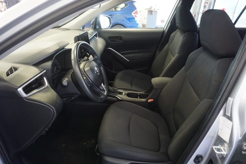 Certified 2025 Toyota Corolla Cross LE FWD image 16