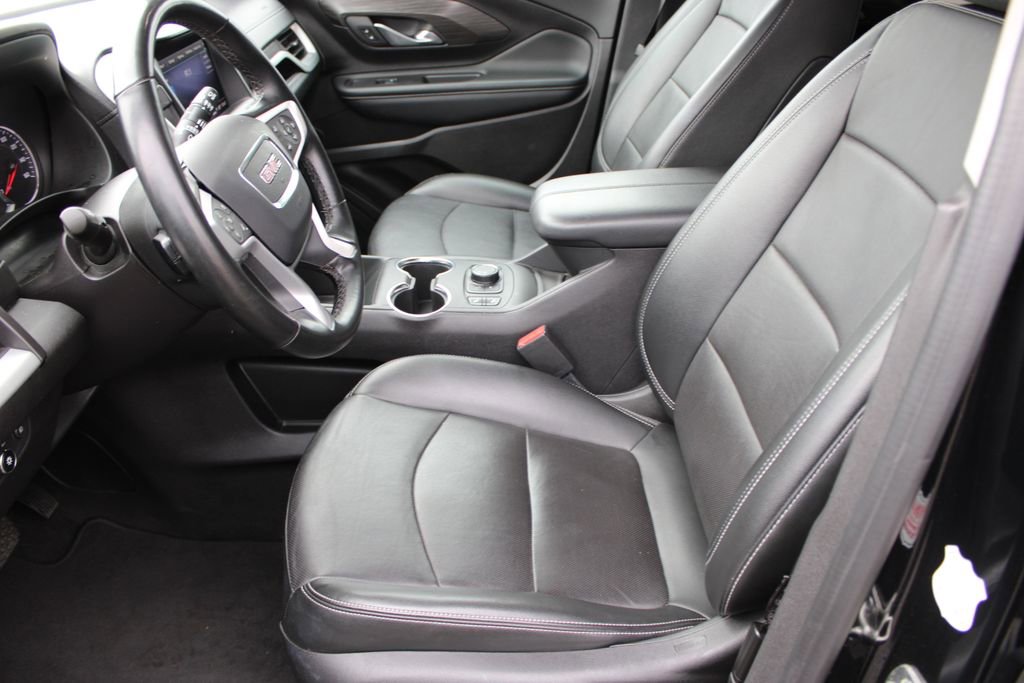 Used 2024 GMC Terrain SLT image 13
