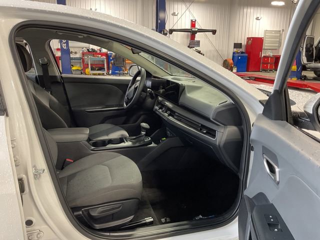 Used 2025 Kia K4 LXS image 15