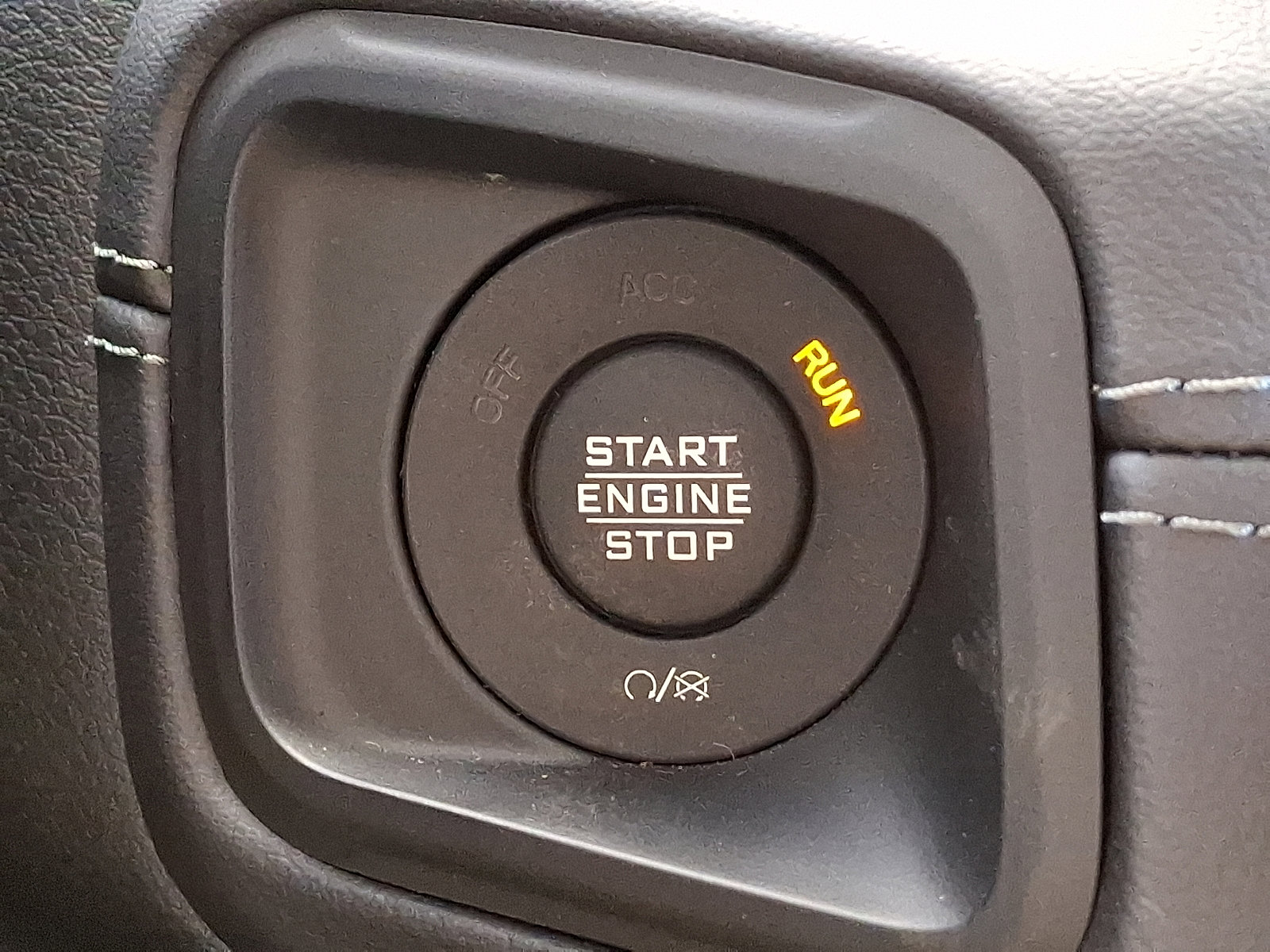 Certified 2025 Jeep Wrangler Unlimited Sahara AWD/4WD image 27