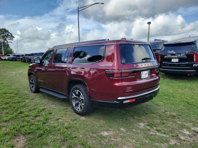 Used 2023 Jeep Wagoneer L Series III w/ Preferred Equipment Group AWD/4WD image 3