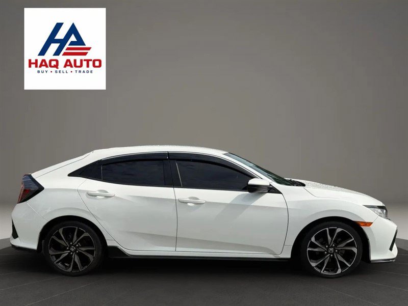 Used 2017 Honda Civic Sport image 4