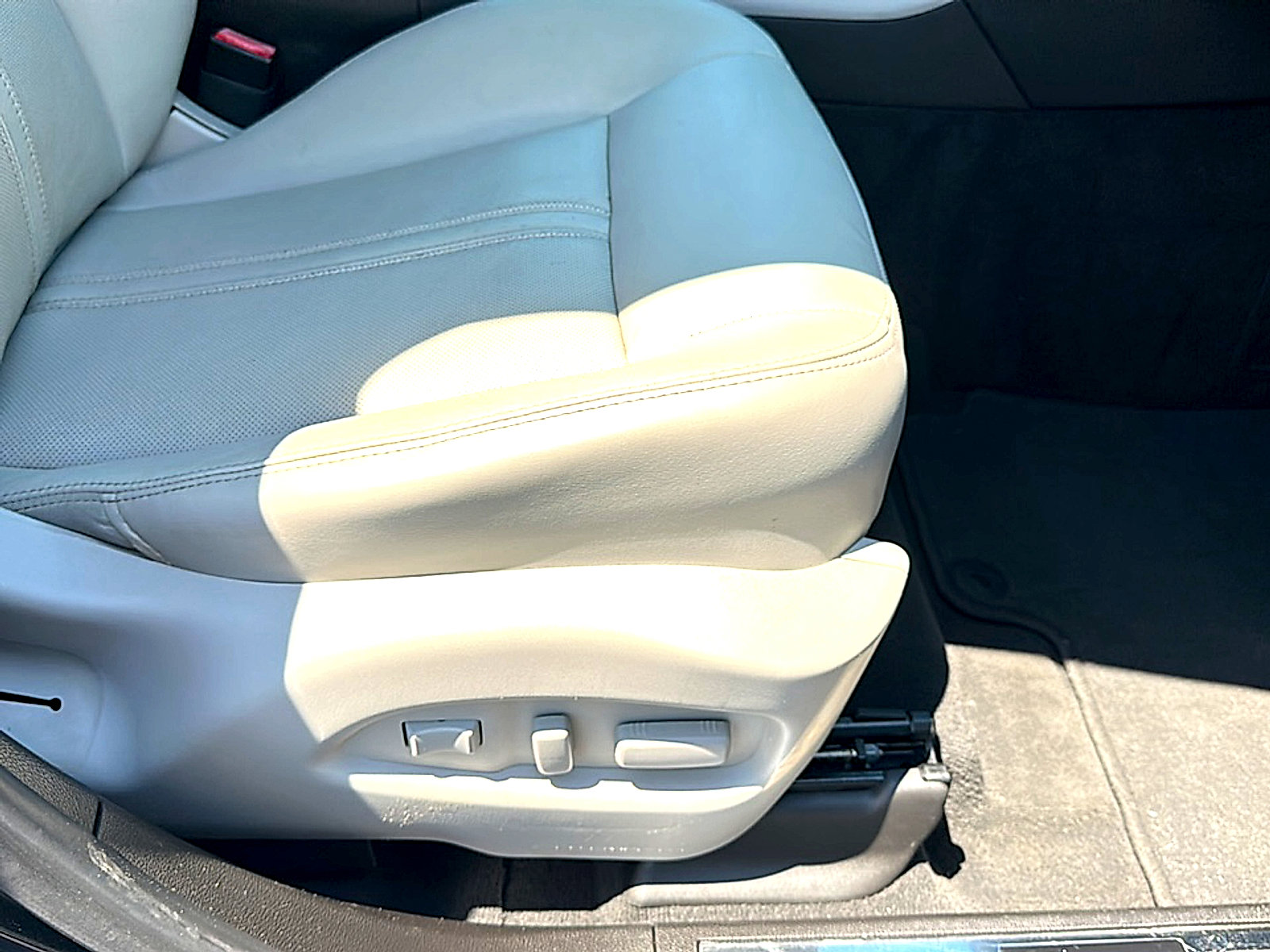 Used 2014 Cadillac SRX Premium FWD image 26