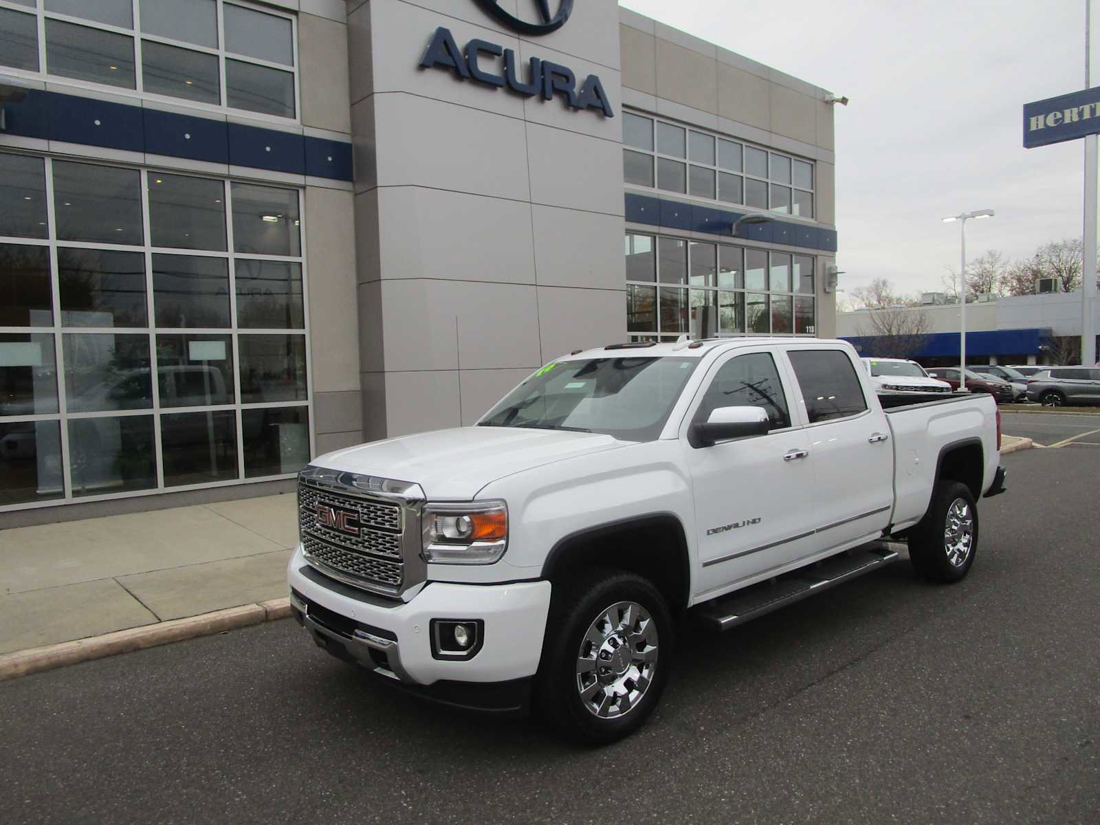 Used 2019 GMC Sierra 2500 Denali image 1