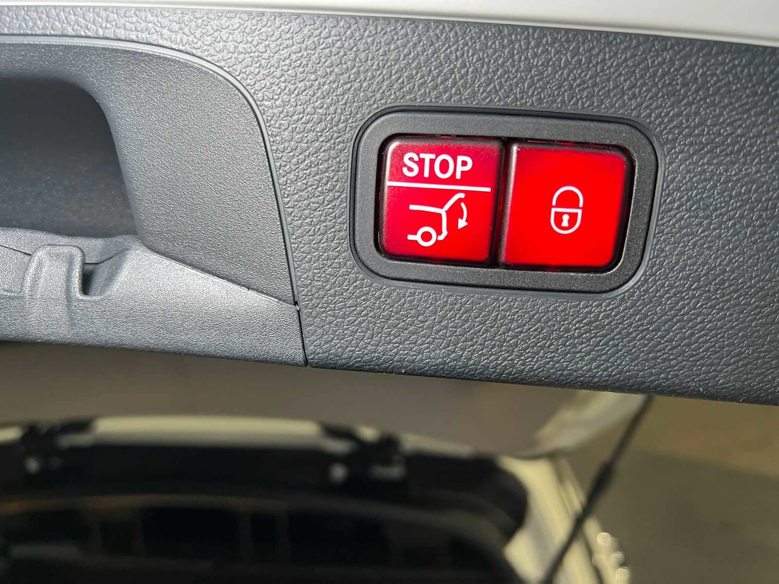 Used 2022 Mercedes-Benz GLC 300 4MATIC image 17