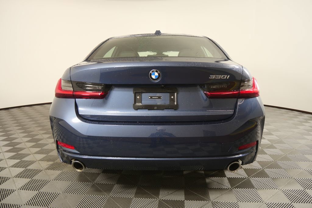 Certified 2025 BMW 330i Sedan image 4