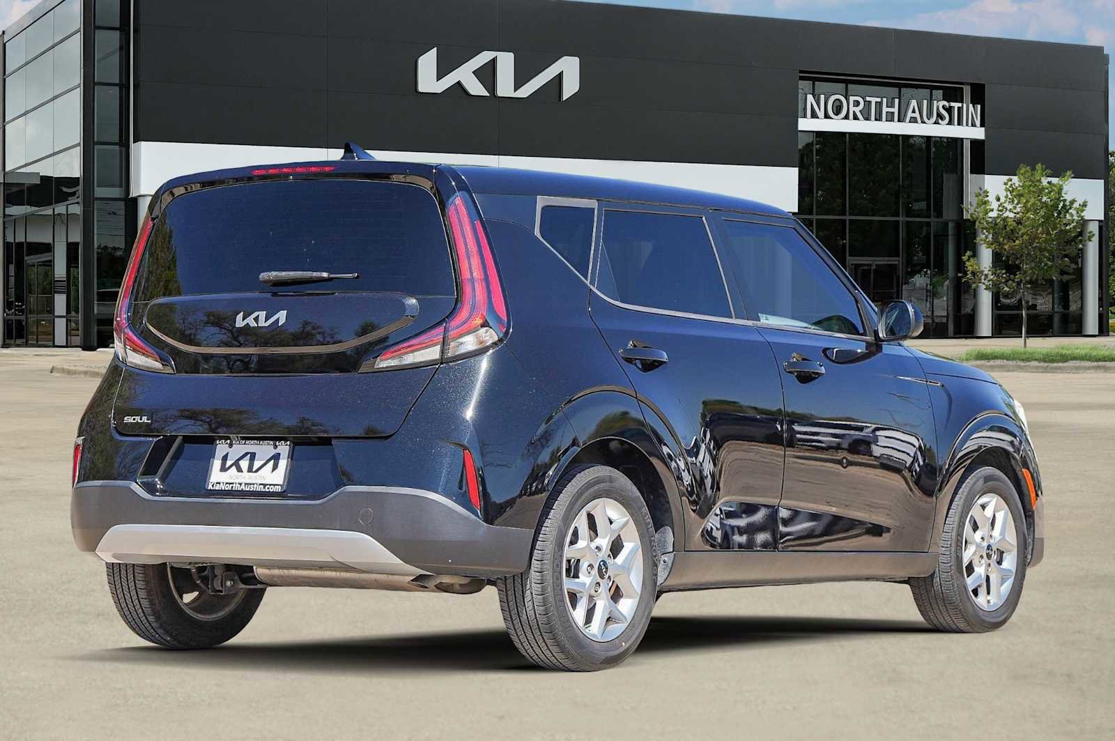 Certified 2023 Kia Soul LX w/ LX Technology Package image 6