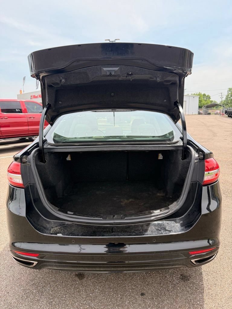 Used 2018 Ford Fusion Titanium AWD/4WD image 17