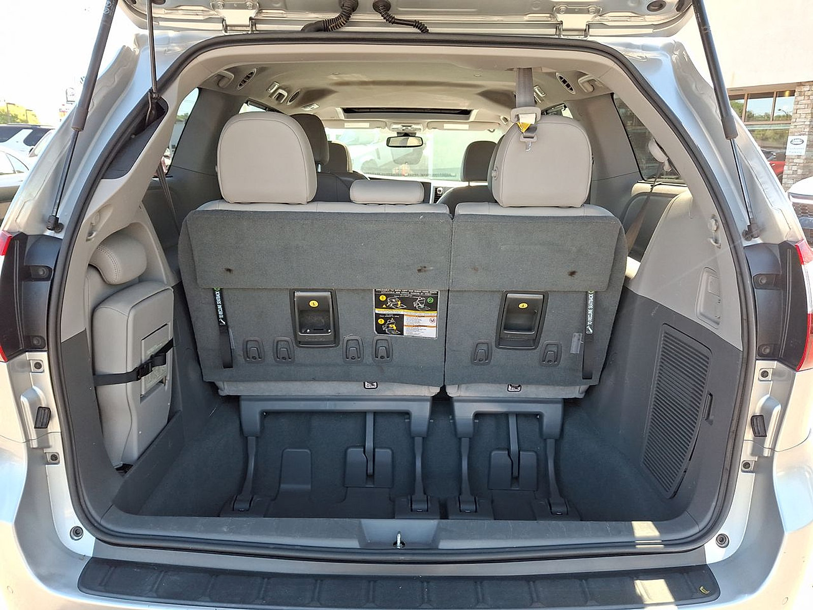 Used 2019 Toyota Sienna XLE w/ XLE Navigation Package FWD image 29