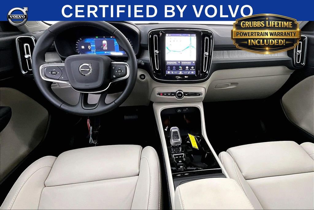 Used 2025 Volvo XC40 B5 Plus AWD/4WD image 16