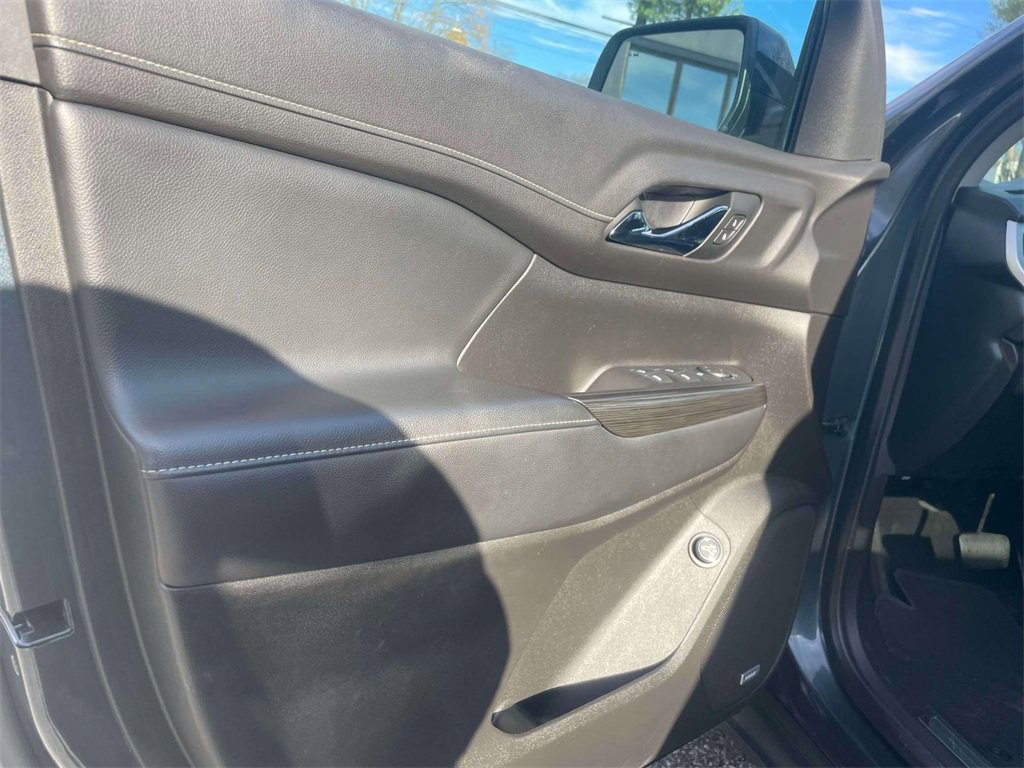 Used 2020 GMC Acadia SLT image 17