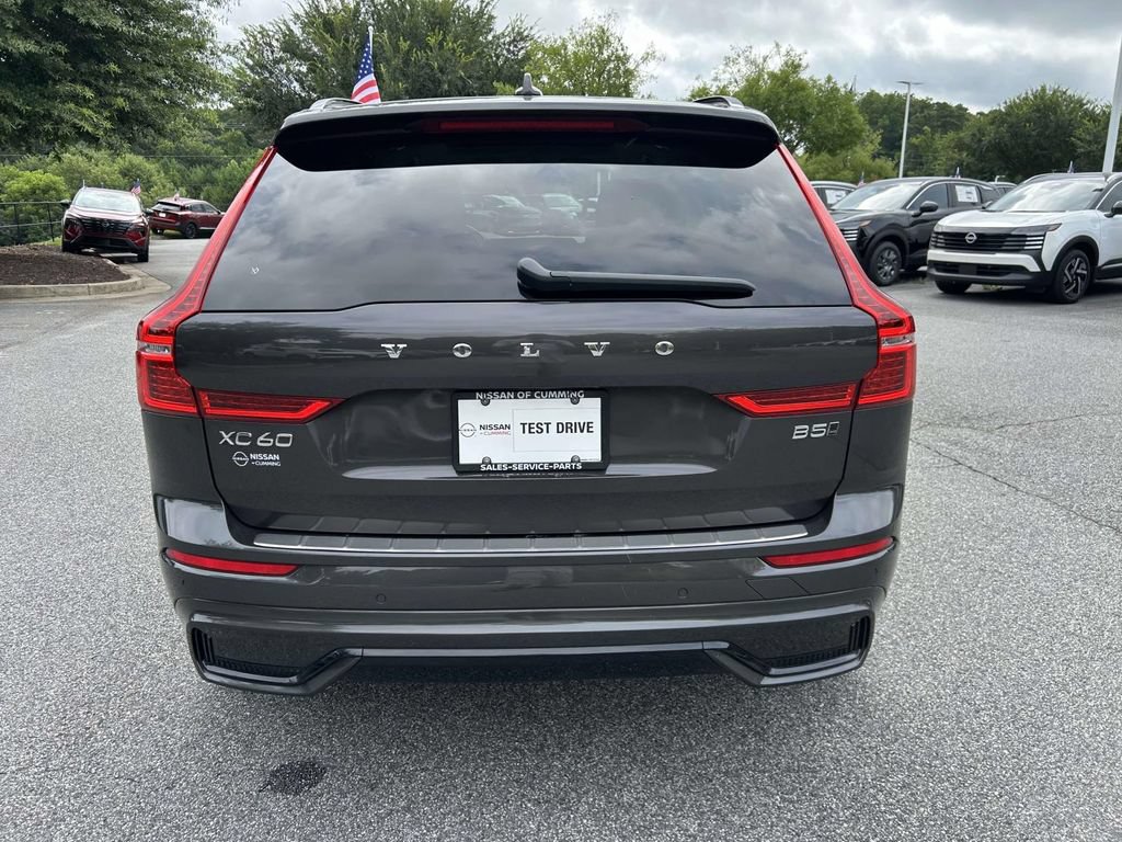Used 2023 Volvo XC60 B5 Ultimate w/ Climate Package AWD/4WD image 4
