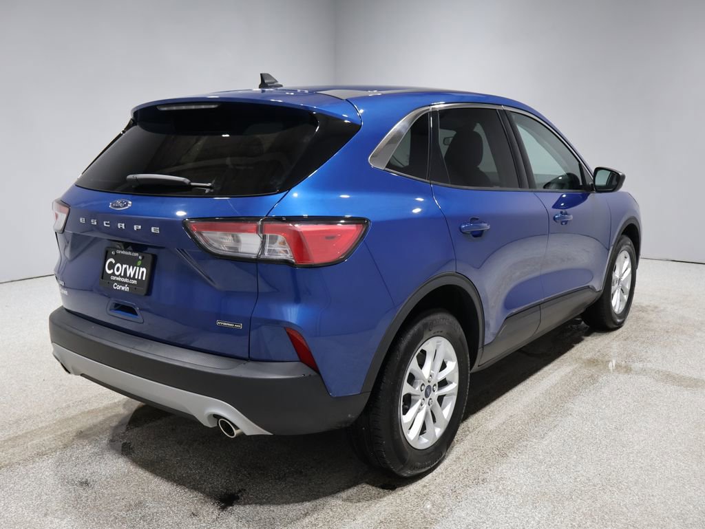 Used 2022 Ford Escape SE w/ Cold Weather Package video 2