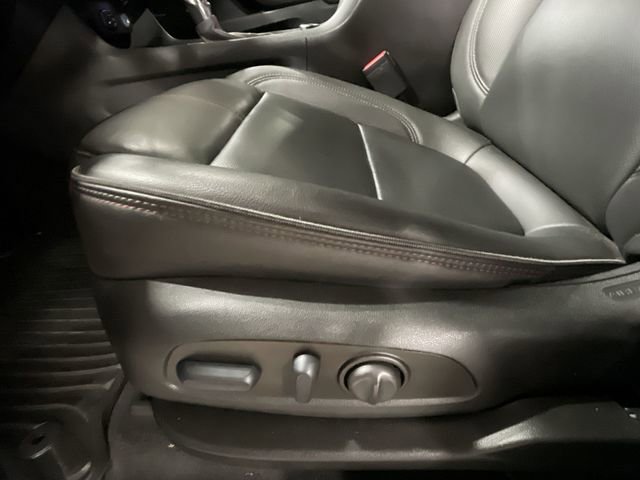 Used 2024 Chevrolet Traverse RS image 18