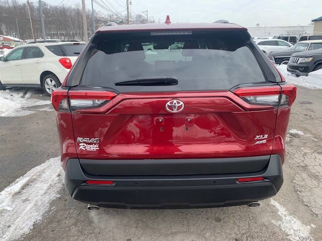 Used 2021 Toyota RAV4 XLE Premium image 6