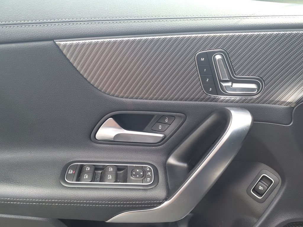 Certified 2025 Mercedes-Benz CLA 250 image 17