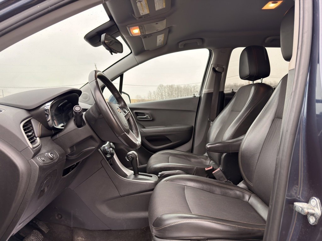 Used 2018 Chevrolet Trax LT w/ Driver Confidence Package image 2