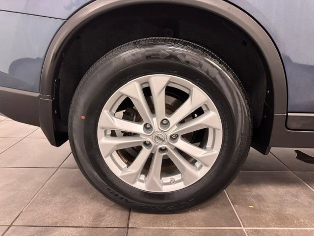 Used 2014 Nissan Rogue SV w/ SV Premium Package AWD/4WD image 34