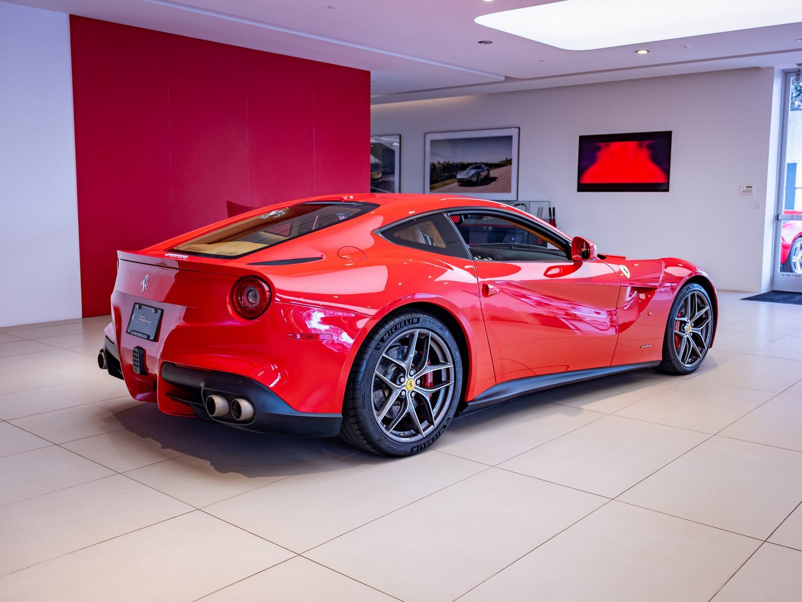 Used 2015 Ferrari F12 Berlinetta image 6