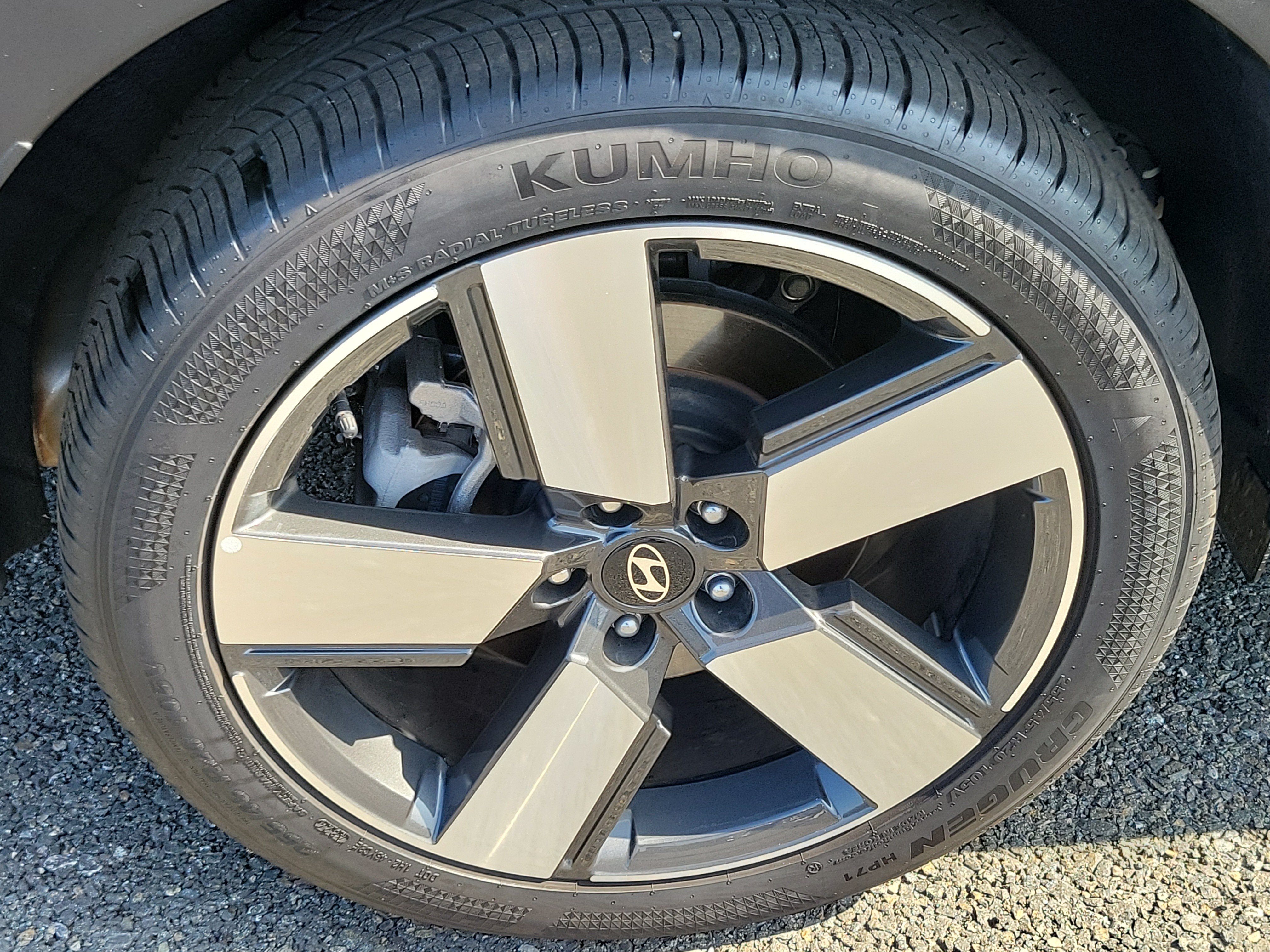 Certified 2025 Hyundai Santa Fe Limited AWD/4WD image 25