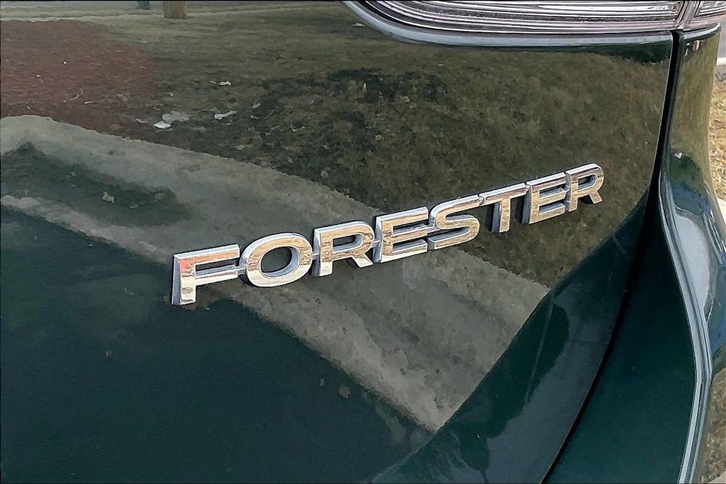 Certified 2023 Subaru Forester Premium image 9