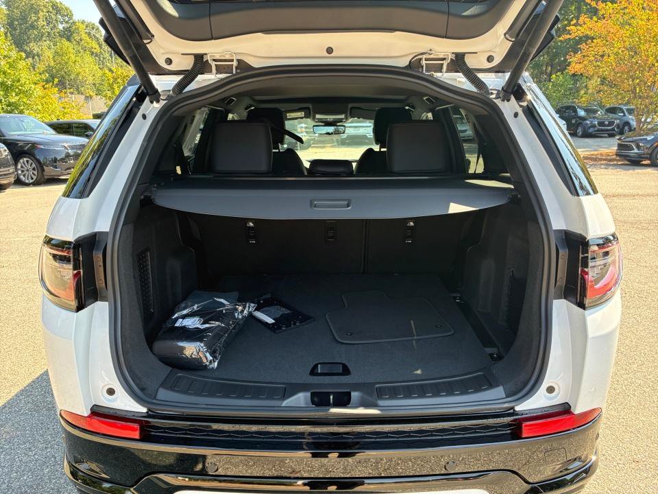 New 2026 Land Rover Discovery Sport Landmark AWD/4WD image 15