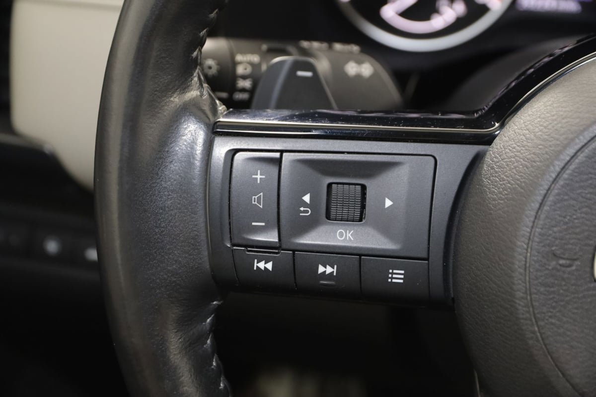 Used 2022 Nissan Pathfinder SL AWD/4WD image 36