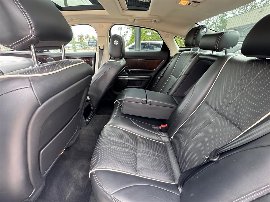 Used 2017 Jaguar XJ R-Sport image 12