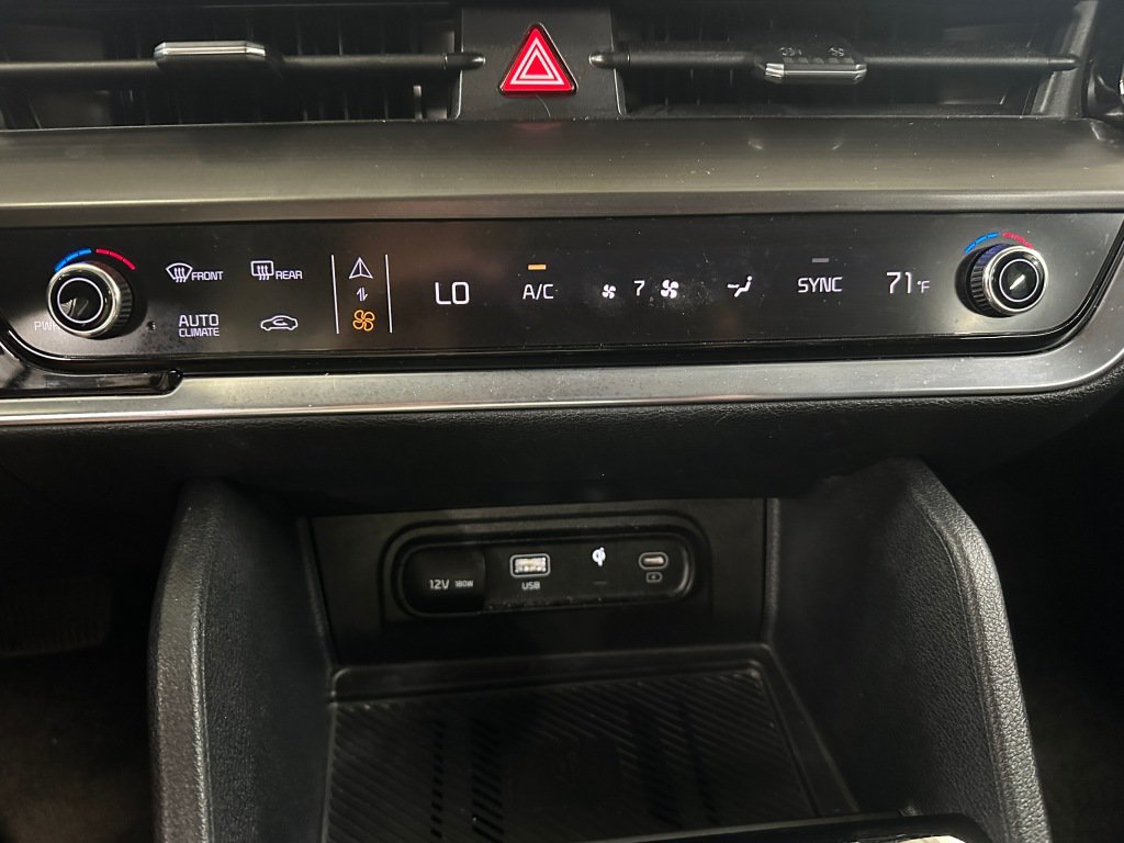 Used 2024 Kia Sportage EX AWD/4WD image 14