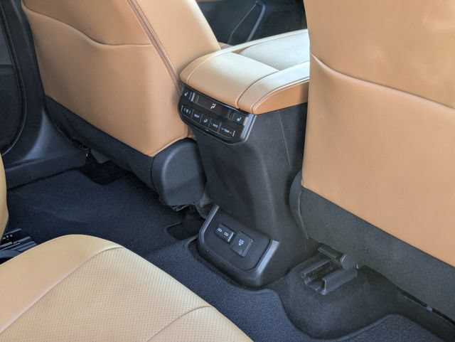 Certified 2025 Toyota Highlander Platinum AWD/4WD image 33
