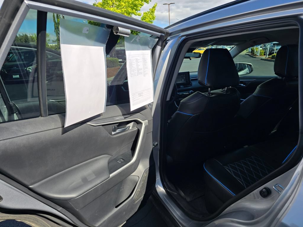 Used 2021 Toyota RAV4 XLE AWD/4WD image 9