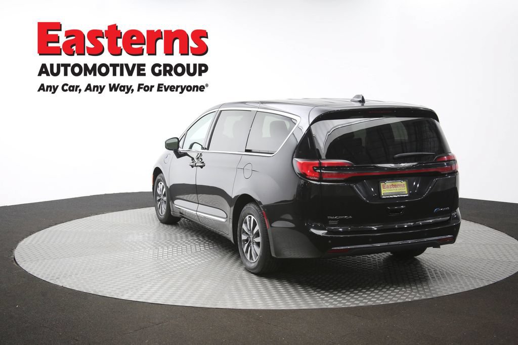 Used 2023 Chrysler Pacifica Limited FWD image 69