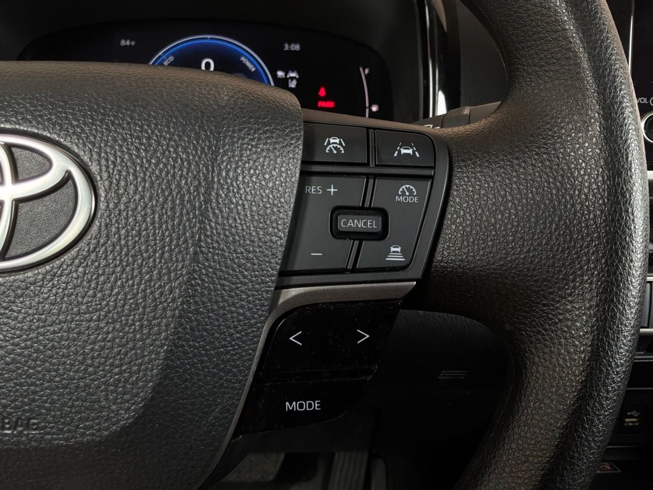 Used 2025 Toyota Camry LE FWD image 36