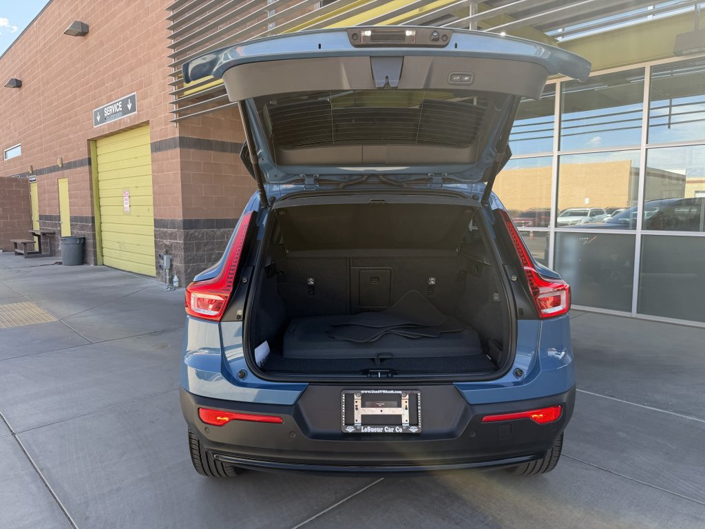 Used 2023 Volvo XC40 B4 Plus w/ Protection Package Premier FWD image 38