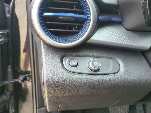 Used 2025 Chevrolet Trax LS w/ LS Convenience Package FWD image 13