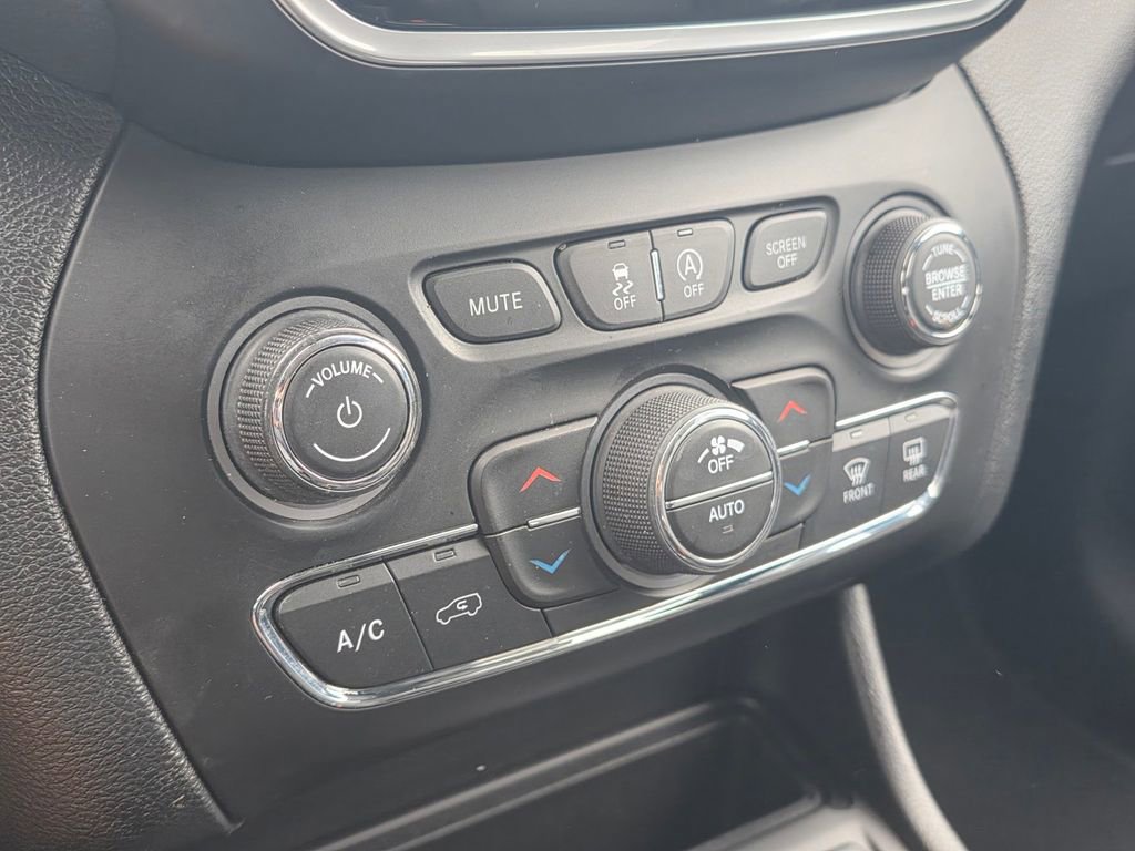 Certified 2021 Jeep Cherokee Limited w/ Elite Package image 28