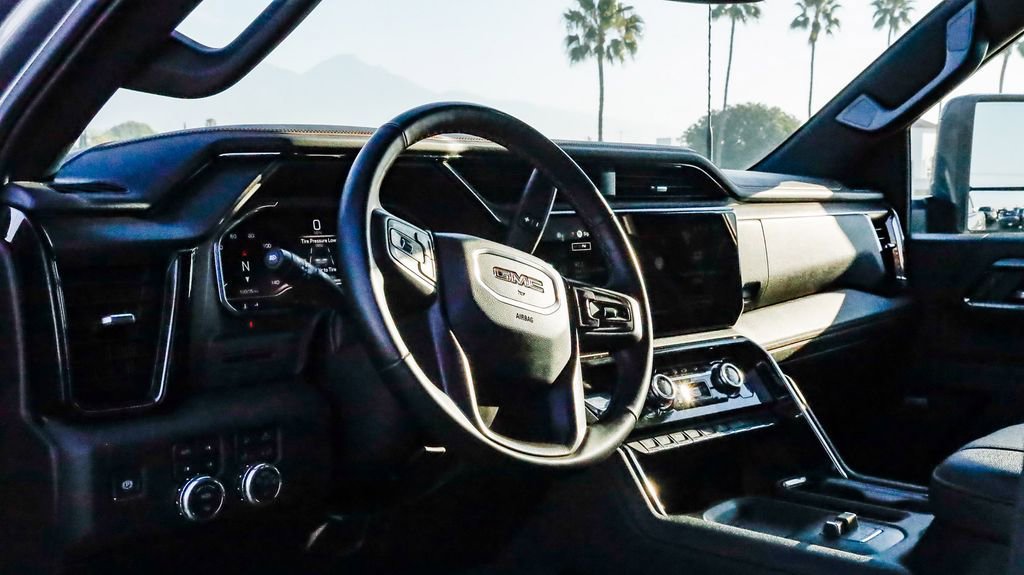 Used 2025 GMC Sierra 2500 AT4 image 23