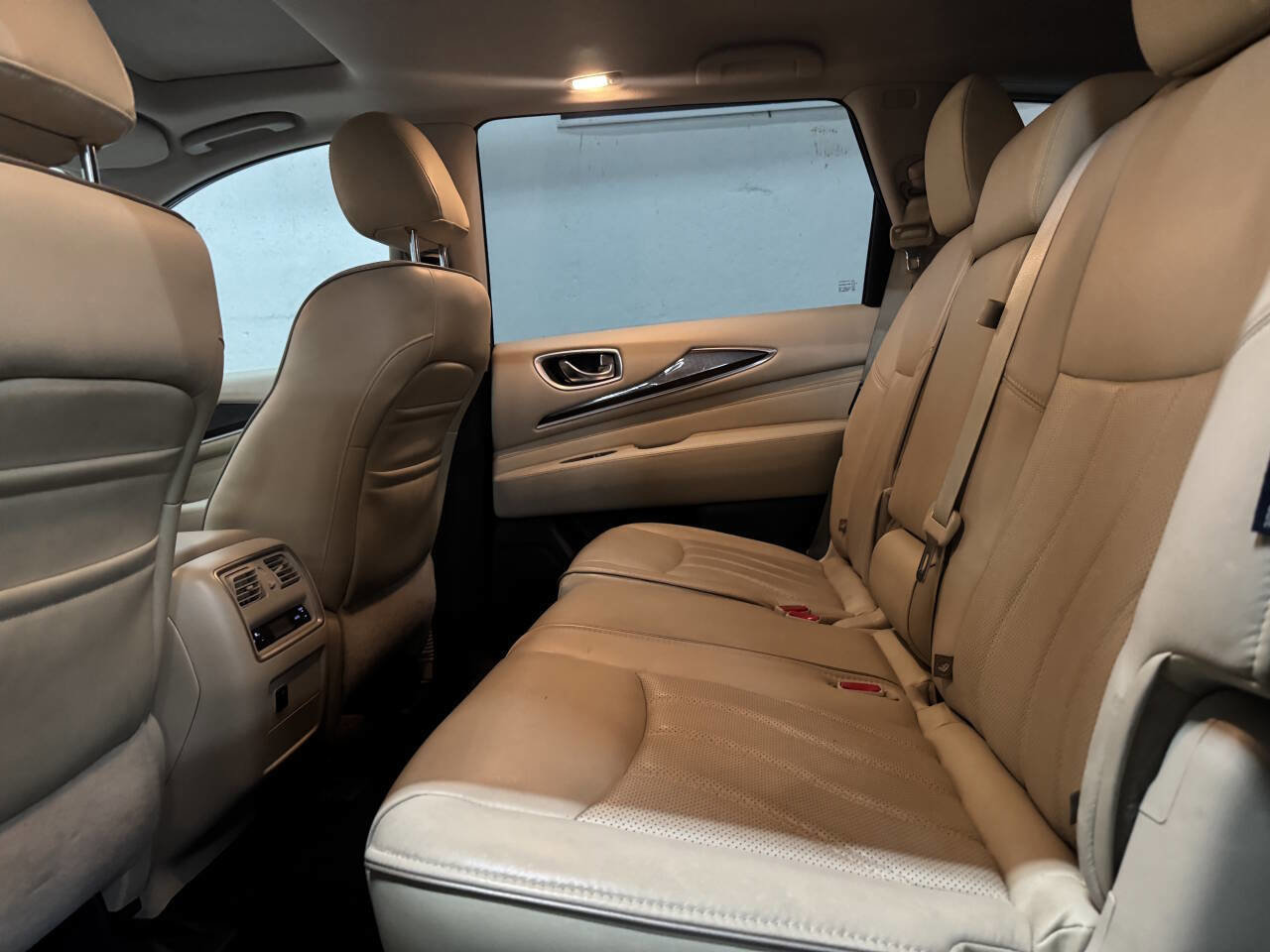 Used 2019 INFINITI QX60 Luxe w/ Essential Package image 17