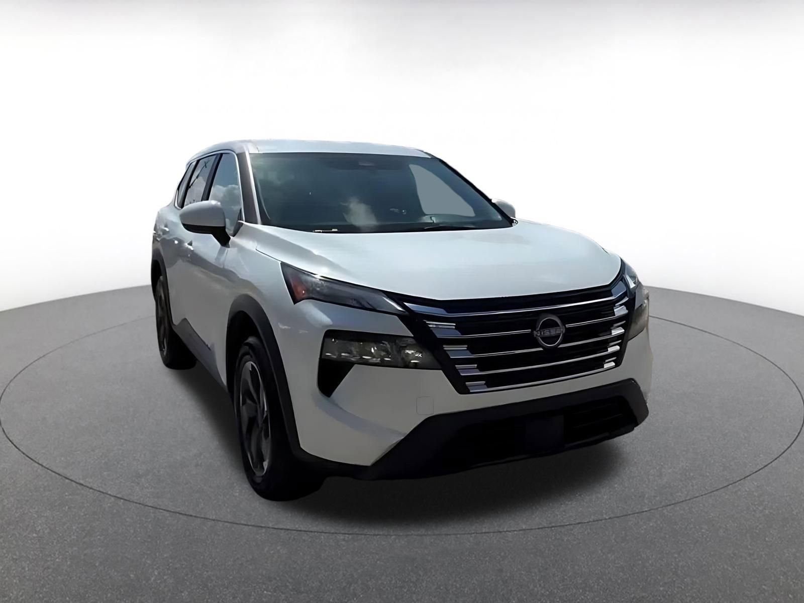 Used 2025 Nissan Rogue SV FWD image 3