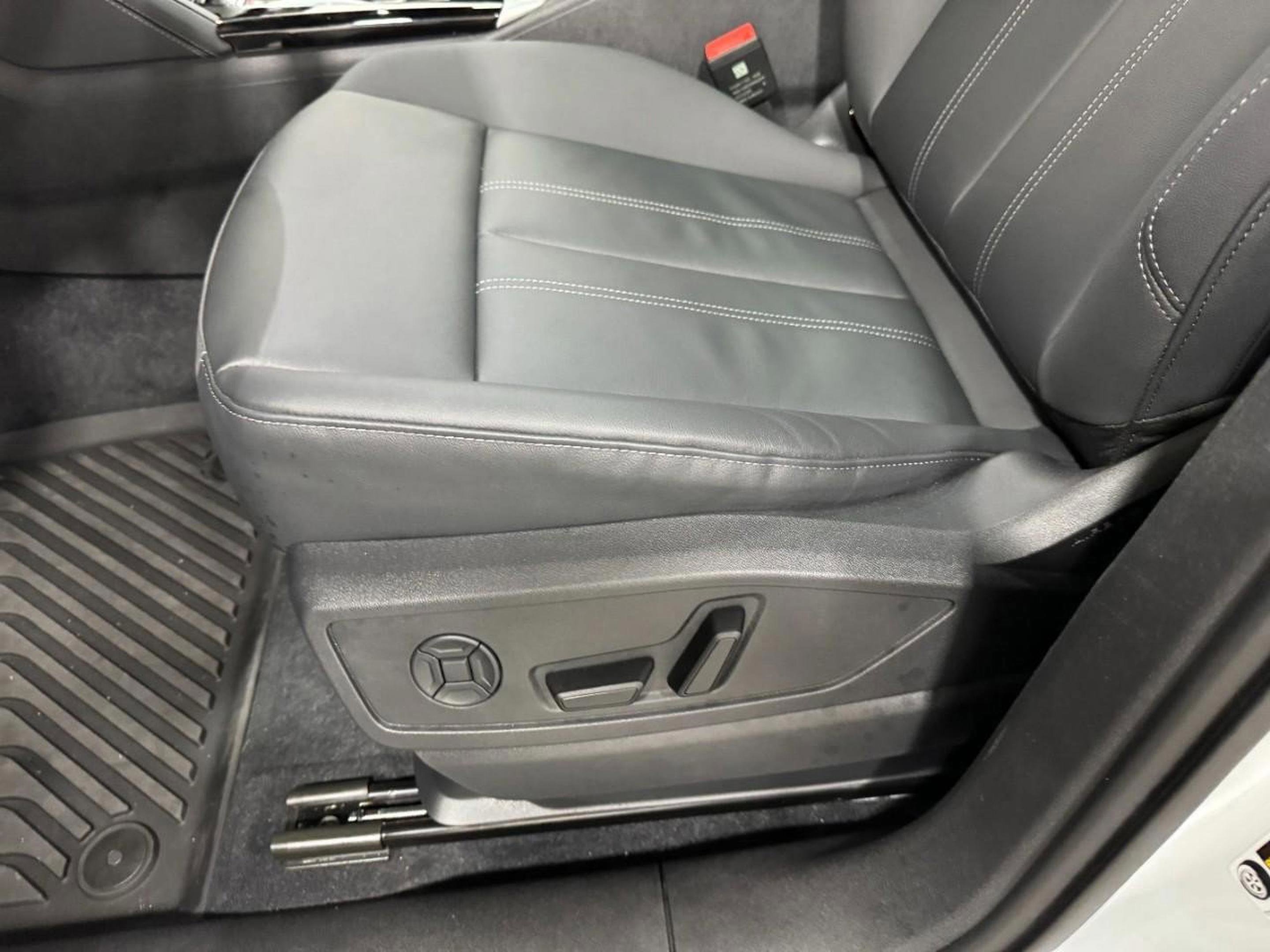 New 2025 Audi Q5 Premium image 26