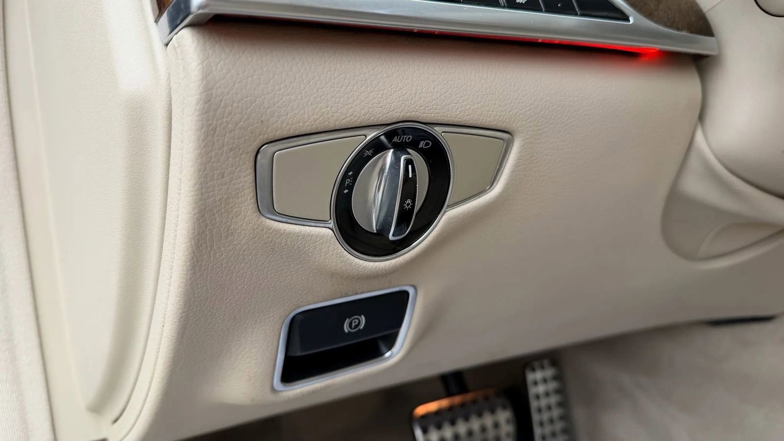 Used 2015 Mercedes-Benz S 550 4MATIC Sedan image 37