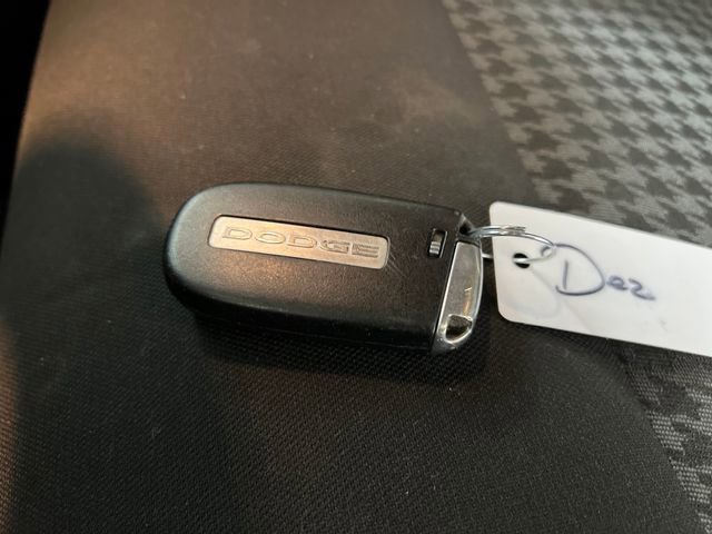 Used 2015 Dodge Challenger SXT image 25