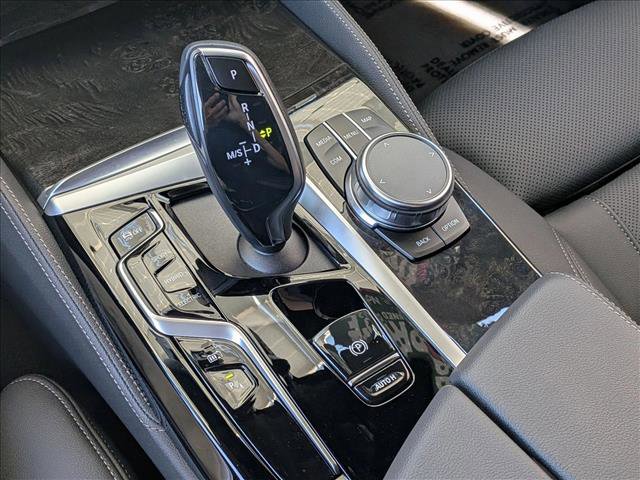 Used 2023 BMW 530e w/ M Sport Package image 12