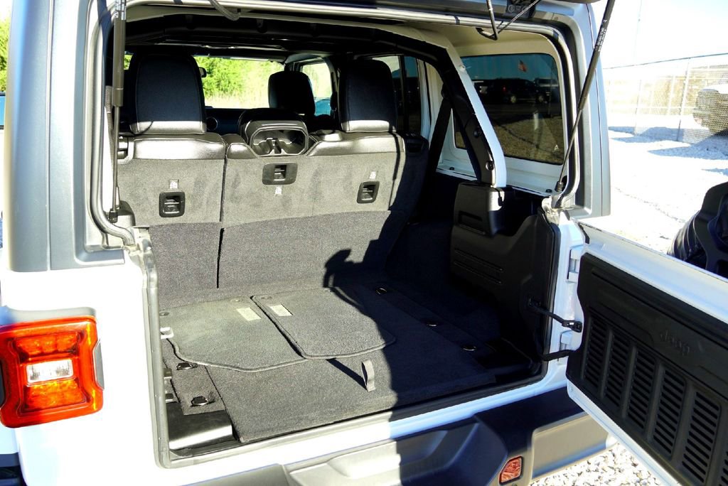 Used 2021 Jeep Wrangler Unlimited Sahara w/ Safety Group image 33