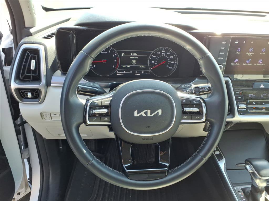Used 2023 Kia Sorento S w/ Panoramic Sunroof Package image 7