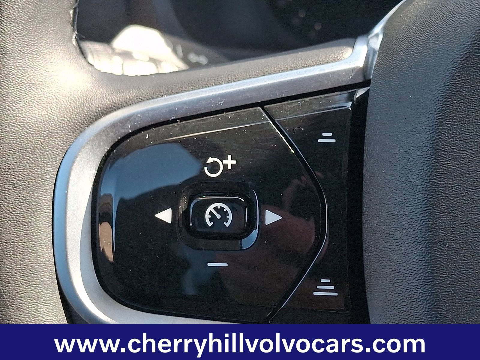 Certified 2025 Volvo XC90 B6 Core image 23