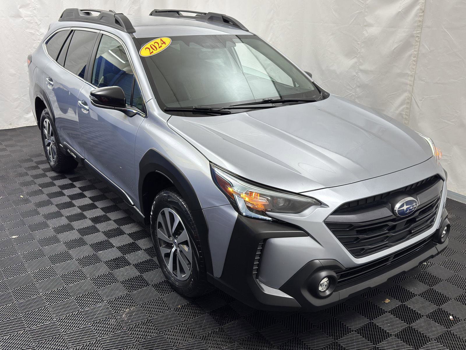 Used 2024 Subaru Outback Premium image 14